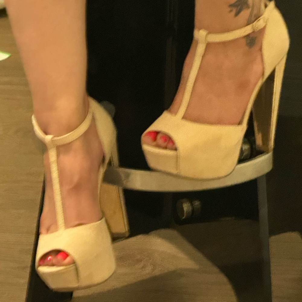 Platforms🖤 - Picture 2 of 6